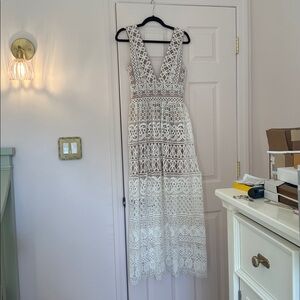 ViVI Beige and White Lace Detail Garment